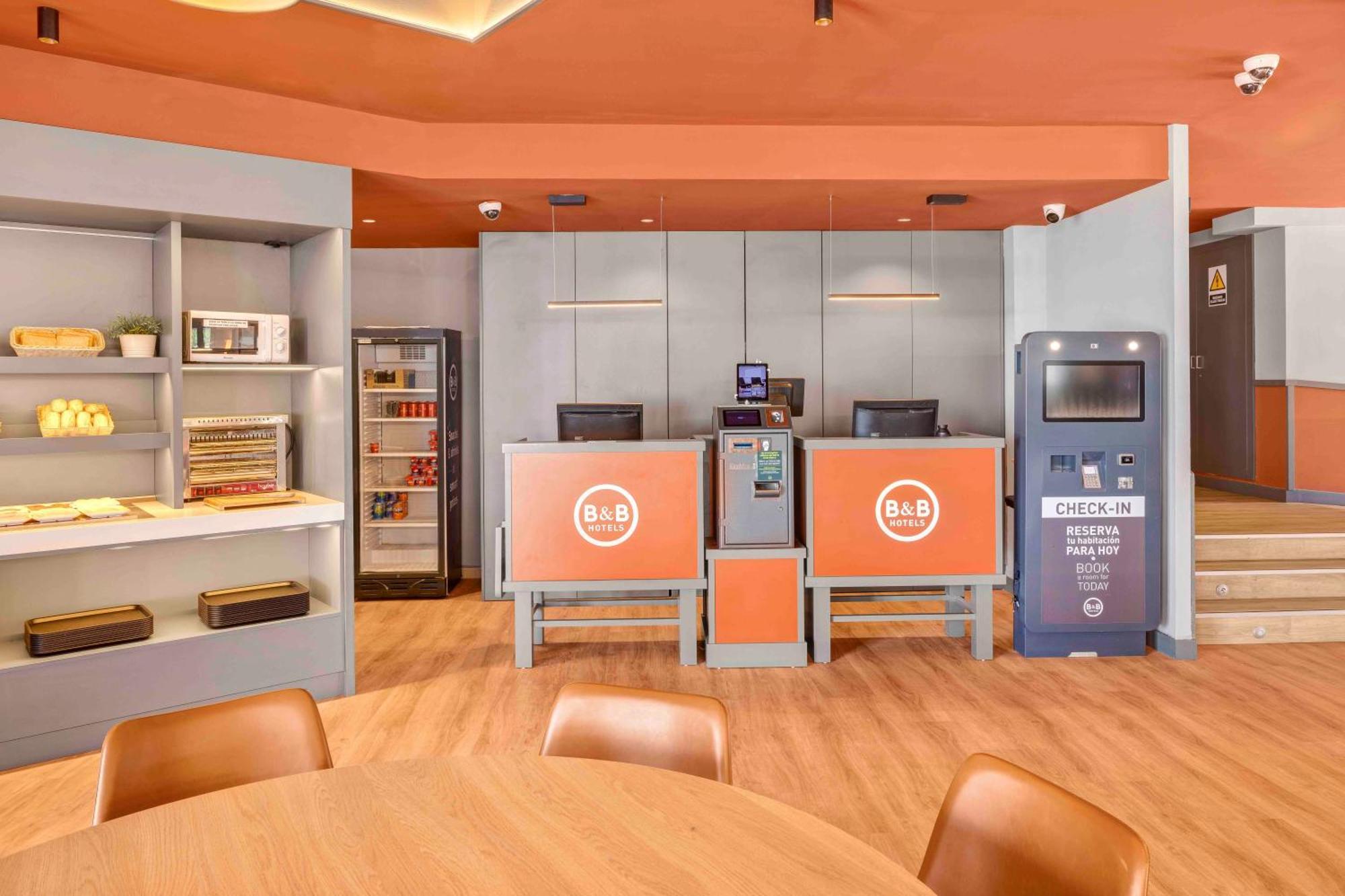 B&B Hotel Figueres Figueres  Luaran gambar