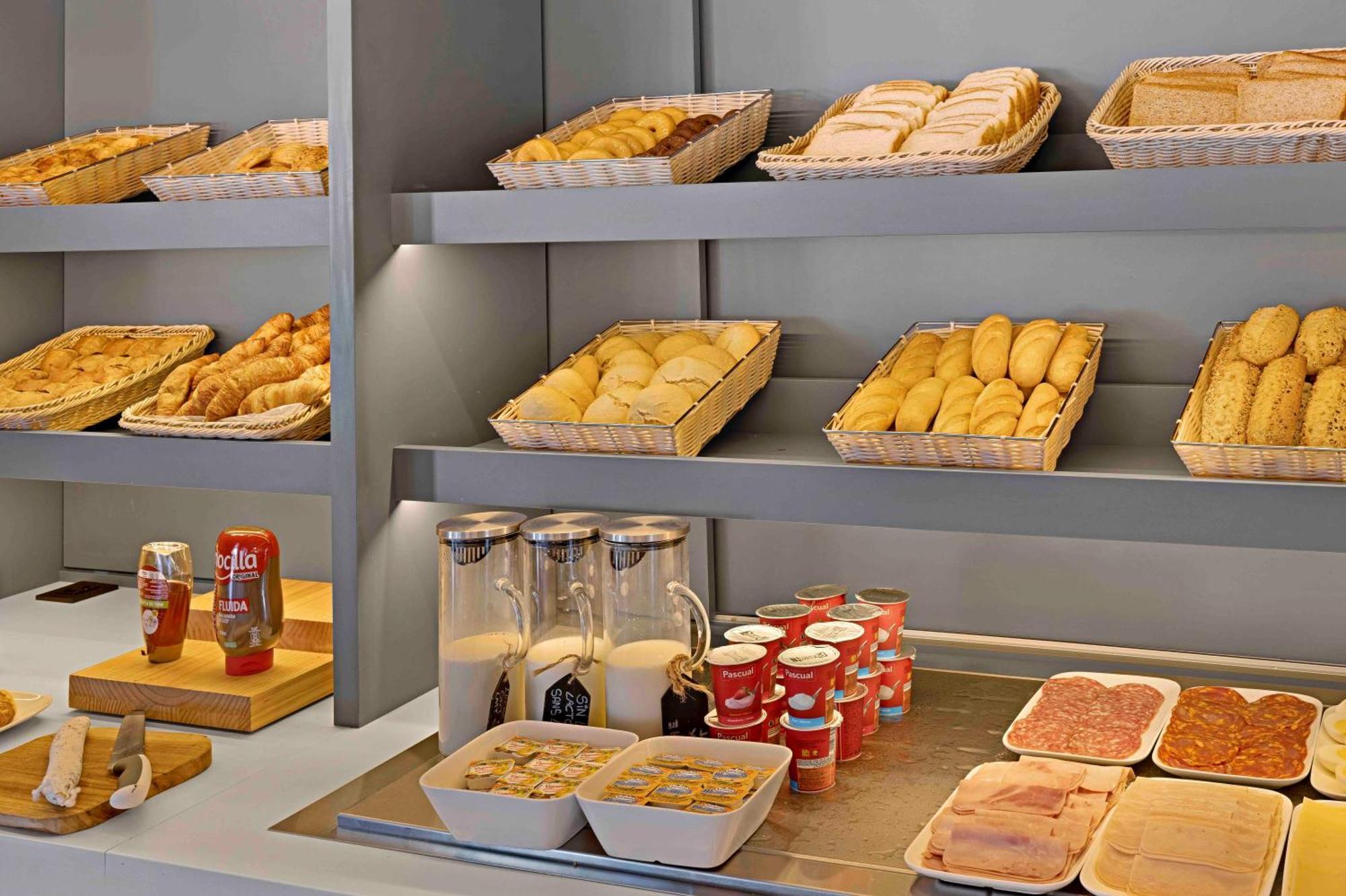 B&B Hotel Figueres Figueres  Luaran gambar